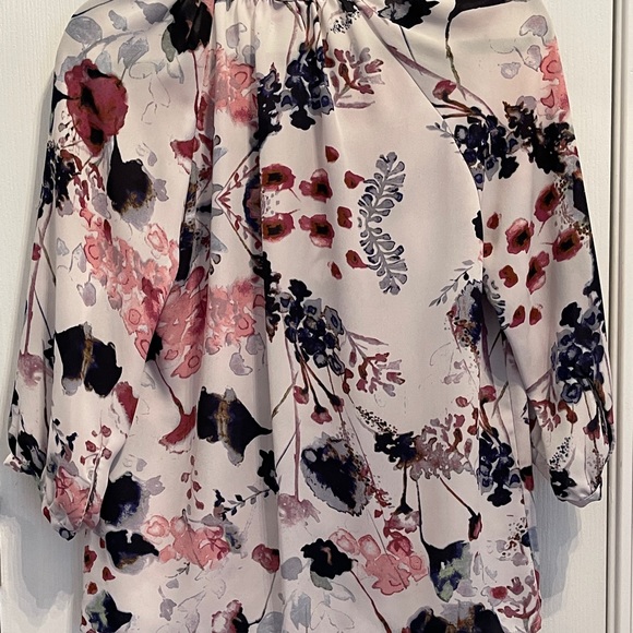 Rose and Thyme Watercolor Floral Blouse Size SMALL - Picture 7 of 7